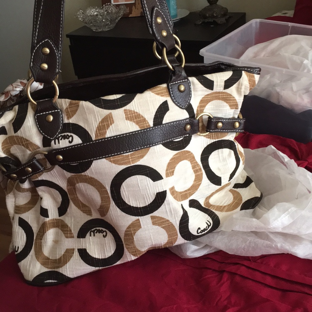 Medium Coach bag
